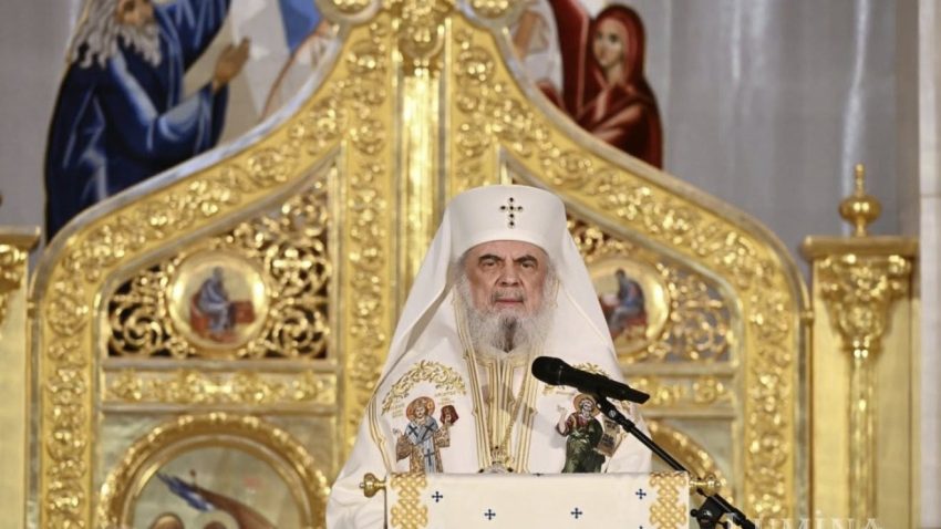 Patriarhul Daniel: Botezul Domnului – o sărbătoare de binecuvântare și bucurie
