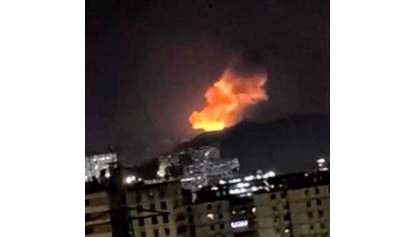 VUENEZUELA: Explozii puternice auzite la Caracas. Posibilă intervenție americană