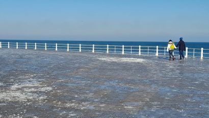Faleza de la Cazino s-a transformat în patinoar. Ce spun constănțenii