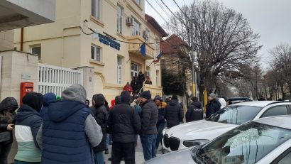 Protest în fața Inspectoratului Școlar Județean Constanța