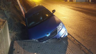 TULCEA: Accident provocat de un șofer beat. Bărbatul avea o alcoolemie de 1,29 mg/l alcool pur în aerul expirat