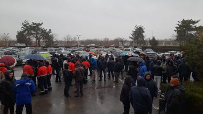 Zile tulburi pe platforma Petromidia. Sindicaliștii au început strângerea de semnături pentru declanșarea conflictului de muncă