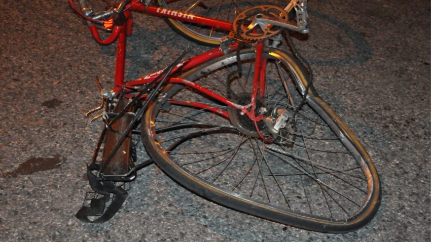 Biciclist accidentat grav de o mașină la intrarea în #Tuzla