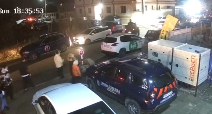 Intervenție a jandarmilor la Târgul de Crăciun din Lazu: Un bărbat a fost reținut după ce a lovit o femeie cu ATV-ul