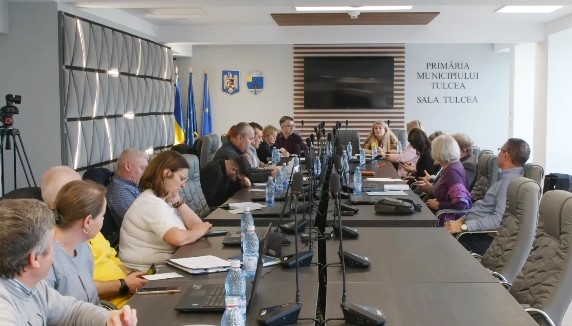 TULCEA: Noul plan de tarifare pentru transportul public, aprobat de consilierii locali din municipiu