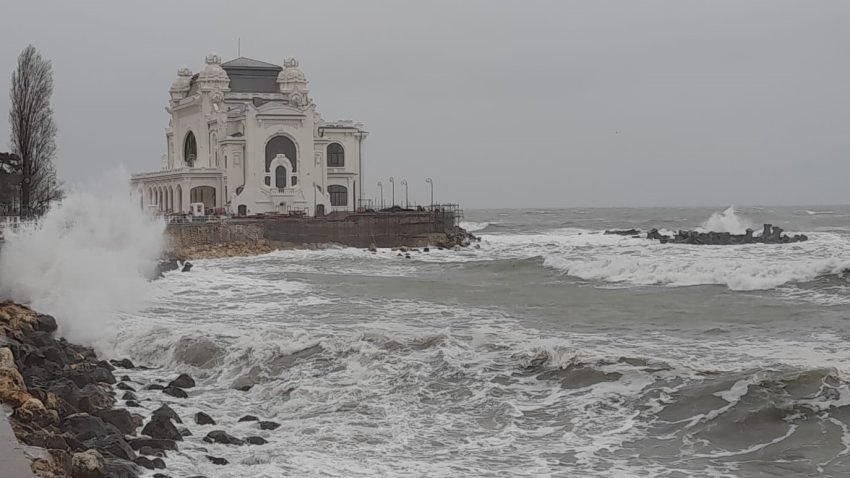 Vreme caldă și precipitații, în următoarele două săptămâni, în Dobrogea