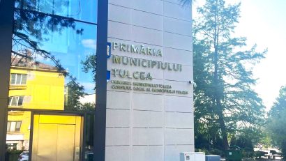 TULCEA: Cei mai buni elevi şi sportivi ai anului 2025, premiați de Primărie