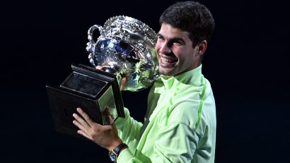 Alcaraz îl învinge pe Djokovic și câștigă primul său trofeu la Australian Open