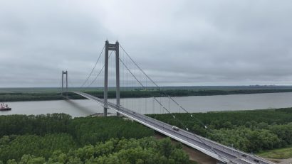 Atenție, șoferi! Restricții de circulație pe podul suspendat peste Dunăre