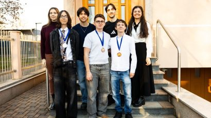 O medalie de argint și două de bronz pentru România, la Olimpiada Internațională de Inteligență Artificială