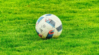 Etapa a şasea din Superliga de fotbal se încheie luni