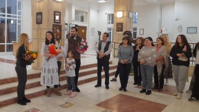 AUDIO | S-a deschis expoziția „Icoana, fereastră spre cer”, semnată de artiștii Jenny și Bogdan Ciobanu