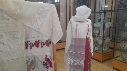 AUDIO | Expoziția „Dragobetele – sărbătoarea iubirii la români”, deschisă la Muzeul de Artă Populară din Constanța
