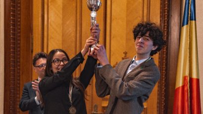 Doi elevi ai Colegiului Național “Mircea cel Bătrân” vor reprezenta România la Finals Day, un concurs găzduit de University of Cambridge