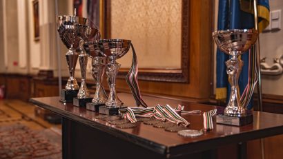 Turneul internațional de dezbateri Cambridge Union Schools pentru liceeni. Colegiul Național “Mircea cel Bătrân” din Constanța ocupă locul al doilea și se califică în finala istorică din Marea Britanie