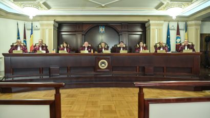 CCR amână, pentru a cincea oară, decizia privind reforma pensiilor magistraţilor