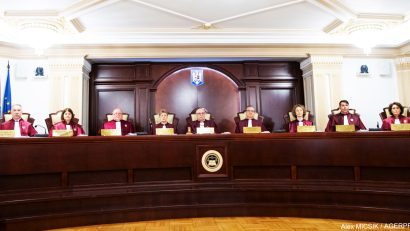 Sesizarea președintelui Nicușor Dan în cazul legii privind utilizarea plajei Mării Negre, la CCR