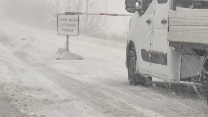 Drumuri închise și restricții de tonaj impuse din cauza condițiilor meteo