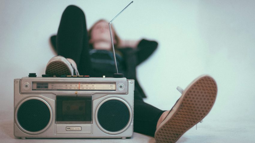 AUDIO | 13 februarie, Ziua Mondială a Radioului. În 2026, UNESCO pune accent pe rolul Inteligenței Artificiale în industria media