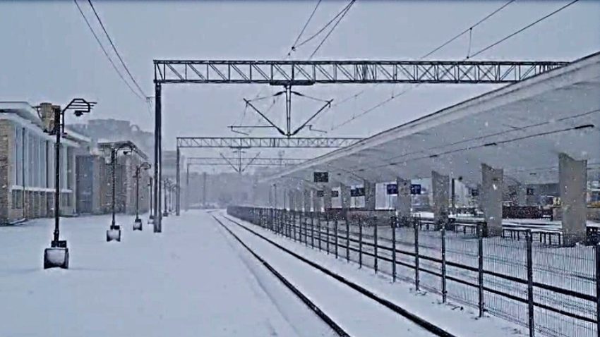 Peste 40 de trenuri, anulate de CFR Călători, din cauza zăpezii. Multe garnituri sunt pe relația Constanța – București