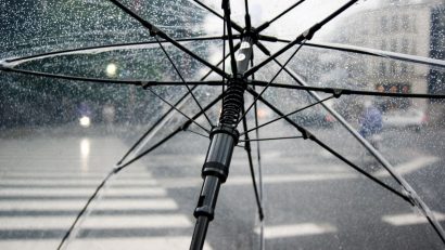 Vreme schimbătoare în toată țara urmată de o răcire accentuată