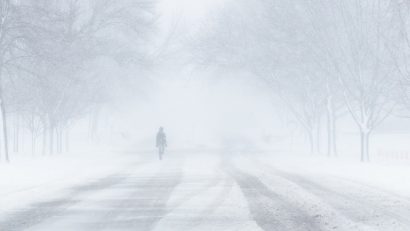 Noi avertizări de frig extrem și viscol până marți în trei sferturi de țară