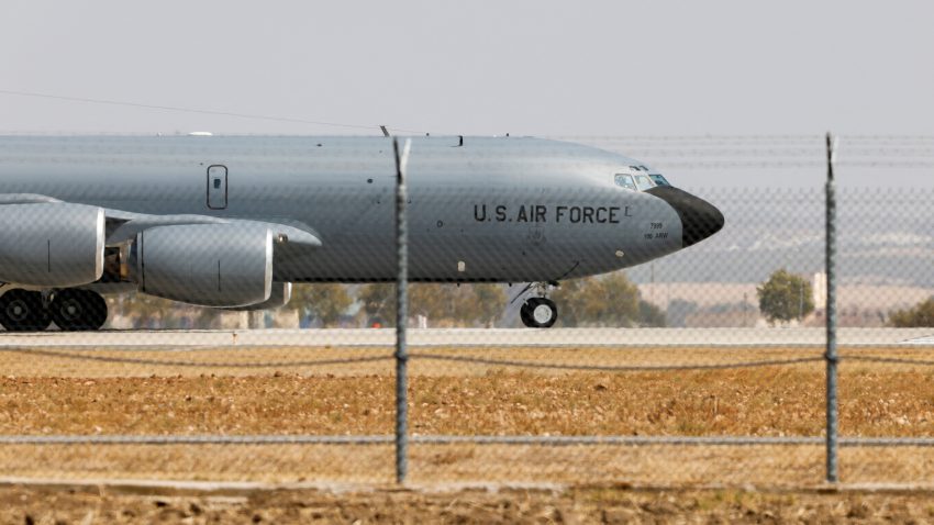 Primele avioane de realimentare americane au ajuns în România