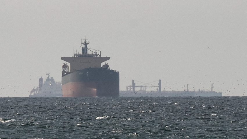 SLN: Golful Persic, zonă de risc major pentru navigatori: 16 nave atacate în două săptămâni