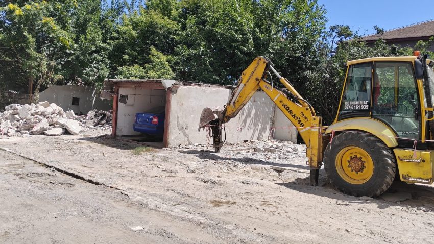 TULCEA: Primăria continuă desființarea garajelor. Demolările încep luna aceasta