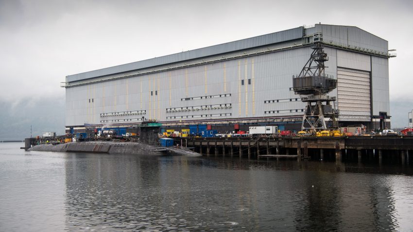 SCOȚIA: Româncă pusă sub acuzare pentru că ar fi încercat să intre într-o bază de submarine nucleare
