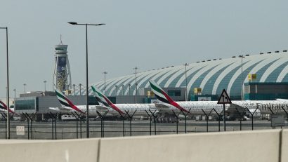 Zboruri suspendate temporar, luni, pe aeroportul din Dubai, după un incendiu provocat de o dronă