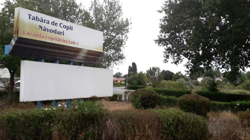 Devenită o ruină după ani de dispute în instanță, Tabăra pentru copii de la Năvodari are șansa să renască