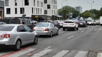 Noi reguli prin Codul Urbanismului: Restricții pentru mașinile poluante și norme stricte pentru clădiri