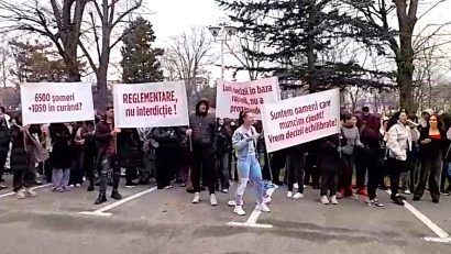 VIDEO | CONSTANȚA: Angajații agențiilor de jocuri de noroc au protestat în fața Prefecturii