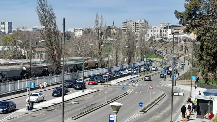 CONSTANȚA: Din cauza aglomerației din zona Peninsulară, autobuzele de pe liniile 42 și 101 ale CT BUS au întârzieri