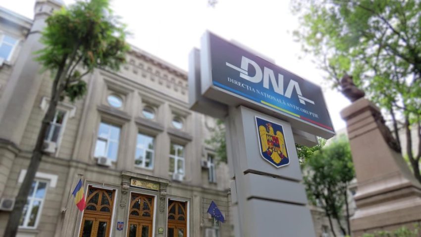 Trei directori din companii de stat de armament, reținuți de DNA pentru luare de mită (surse)