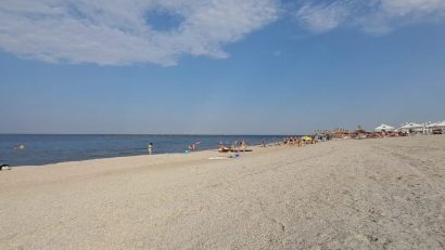 A început pregătirea plajelor pentru deschiderea sezonului estival la 1 Mai
