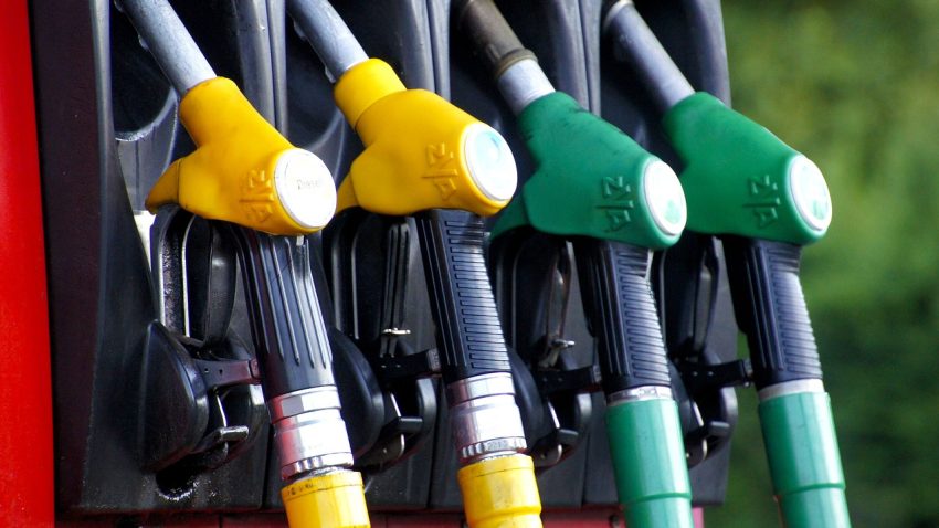Ilie Bolojan: Nu putem anula creşterea preţurilor la carburanţi, dar putem atenua impactul