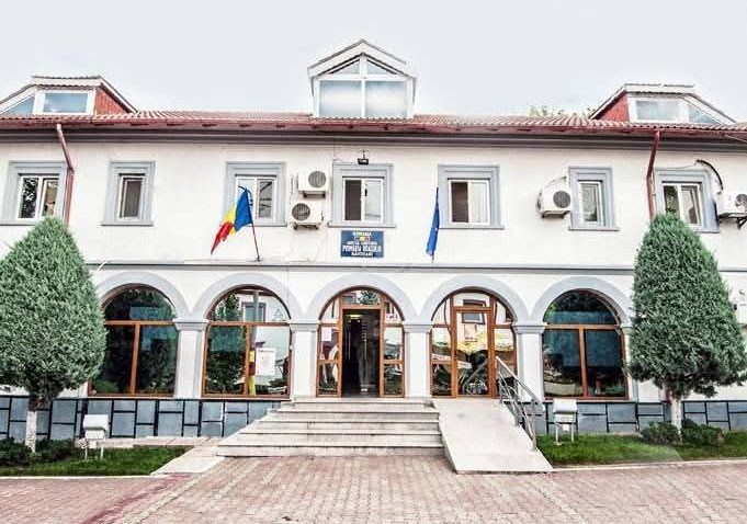 NĂVODARI: Sediul Primăriei, închis pentru programul cu publicul