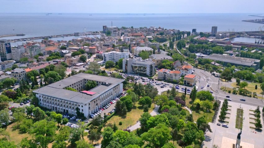 CONSTANȚA: Consilierii locali au respins vânzarea unor terenuri de pe bulevardul Mamaia sau din zona complexului Cazino din stațiune