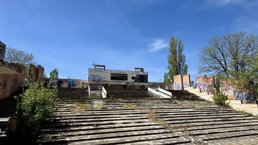 Au fost reluate lucrările de modernizare la Teatrul de Vară din Mamaia