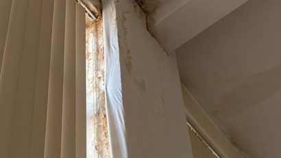 VIDEO – Sala Sporturilor din CONSTANȚA: pereți crăpați, infiltrații și igrasie, dar și un subsol complet inundat