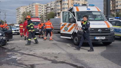 CONSTANȚA: Accident rutier între trei autovehicule, cu 3 persoane rănite, pe bulevardul I.C. Brătianu |VIDEO