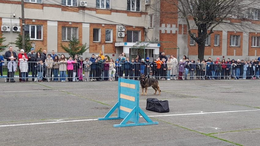 176 de ani de la înființarea Jandarmeriei Române. Zeci de copii s-au bucurat de momentele pregătite de jandarmii constănțeni
