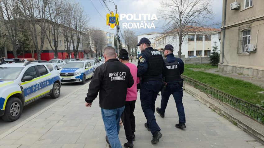 MEDGIDIA: Suspect în 10 dosare de furt din autoturisme și morminte, un bărbat de 47 de ani a fost reținut