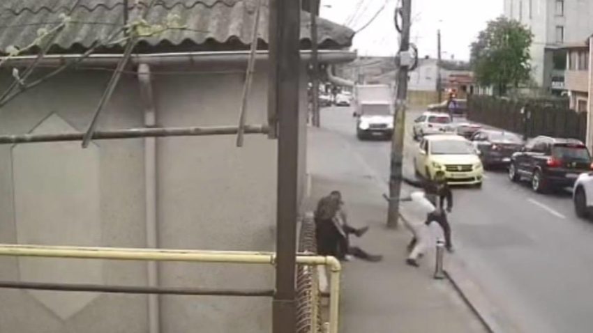 Doi bărbați din Ovidiu, reținuți în cazul atacului de ieri, din Constanța. Polițiștii au făcut percheziții