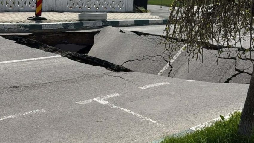 TECHIRGHIOL: Măsuri pentru reluarea traficului pe strada surpată din centrul stațiunii