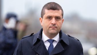 Radu Miruță, replică pentru Sorin Grindeanu în Parlament: „Problema acestui Guvern este pesedizarea instituţiilor statului”