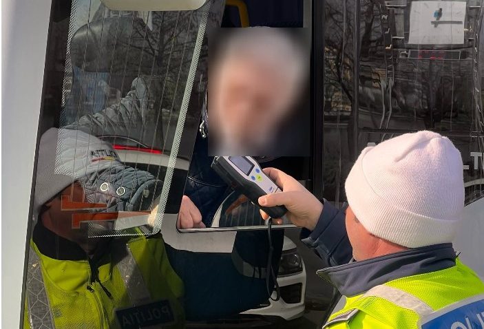 TULCEA: A condus beat și a ajuns în arestul Poliției