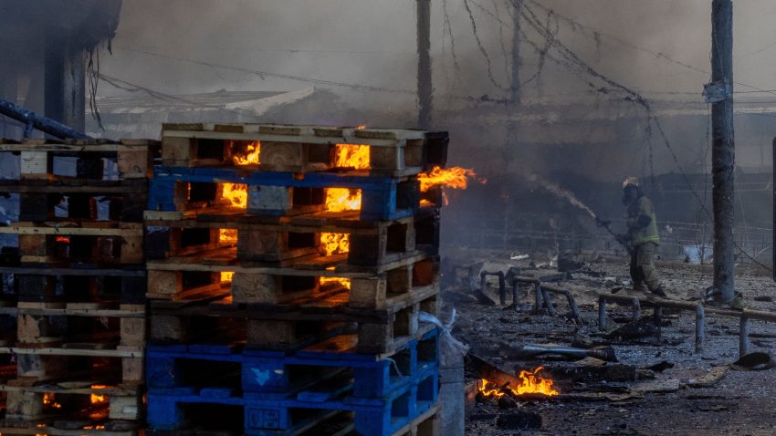 UCRAINA: 4 morți și zeci de răniți, după un atac masiv cu drone și rachete rusești